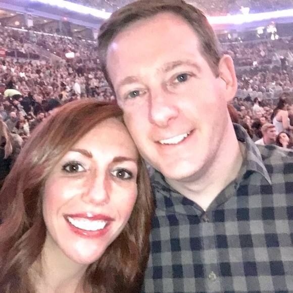 Meet your Posher, Leslie - Picture 1 of 1